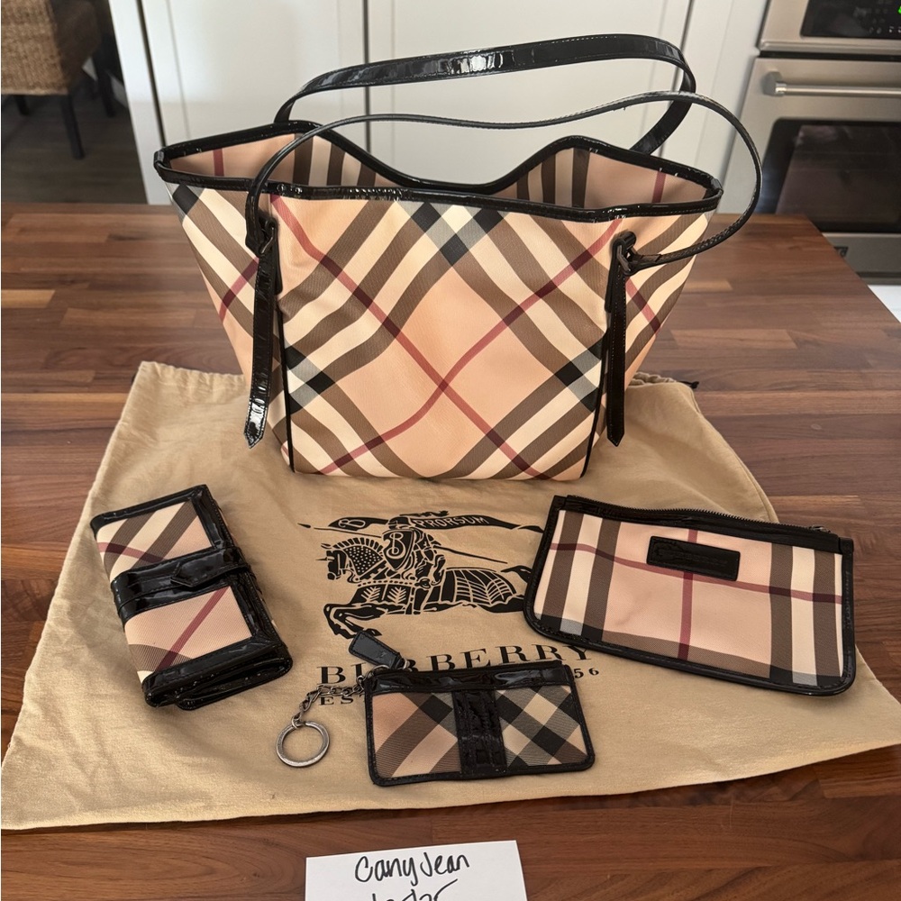 💝 Burberry Set 💝 🎉motivated to sell! 🎉